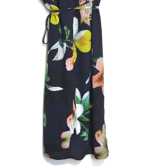 Aritzia Babaton Wallace Floral V Neck Short Sleeve Tie Waist Wrap Dress Size XS - Picture 11 of 16